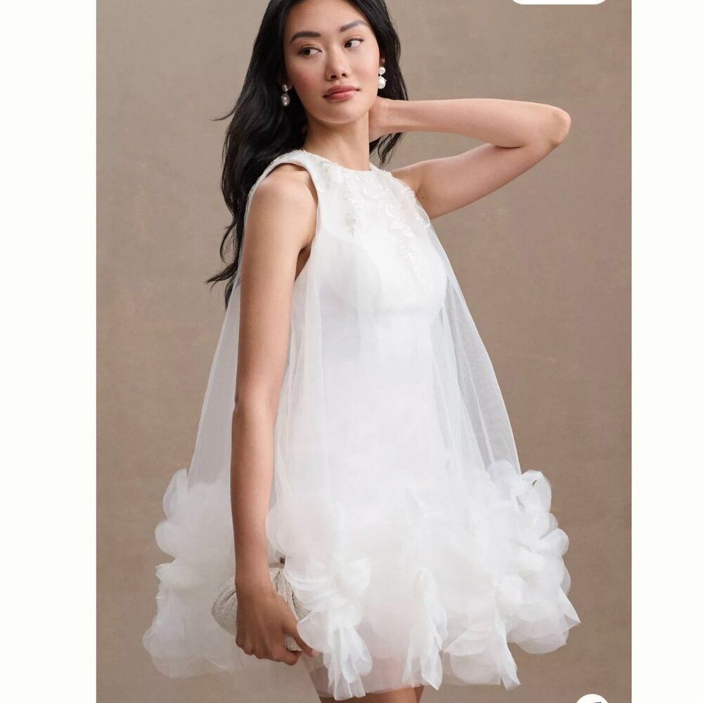 Mac Duggal Della Petal Appliqué Halter White Mini Dress‎ Size 2 NEW WITH TAG